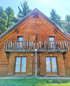 Petit chalet de montagne cosy - 6 personnes - piscine chauffée et sauna - Image 1