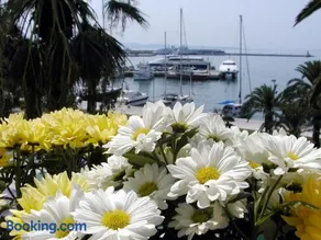 Speruna Luxury Inn - Image 4
