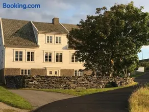 Historical house with soul and modern amenities - Image 3