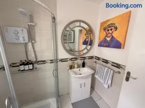 Cozy 3 bed house in Dublin - Image 2