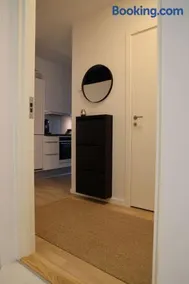 Modern apartment in Aarhus with free parking - Image 5