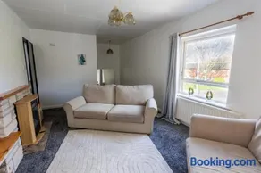 Charming 2BR Maisonette in Carlisle Center - Image 4