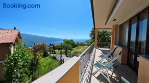 Villa Arianna Lake View Apartments with Pool - Image 1