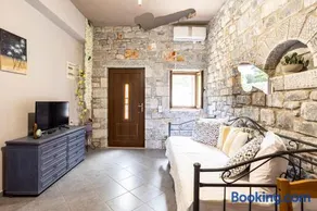 Beachfront Mani Luxury Stone Nest Steps from Sea - Image 2