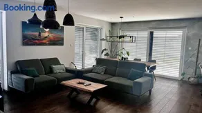 Holiday Pool House - Image 1