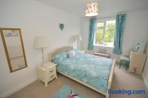 Little Hare Lodge - Spacious 2 bedroom attached bungalow - Image 4