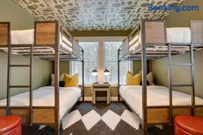 '"Luxury Mountain Getaway'" Sauna, Hot Tub, Massage Chair, Pool Table - Image 2
