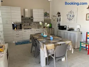 Villa GLORIA intero alloggio sulla spiaggia 8 posti letto 15 minuti da Palermo e 35 da Cefalu - Image 4