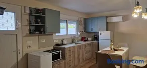 Stergios Suite with Private Jacuzzi - Image 4