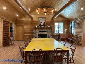 The Lodge at Pine Cone Lodge for Large gatherings! - Image 1