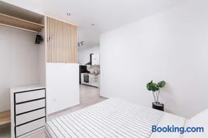 Euphoria Luxury Apartment - Image 2