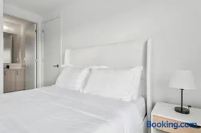 Home Richmond Hill 2bed2,5bath Parking - Image 2