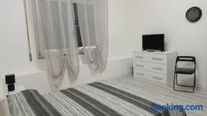 La Laguna Rooms - Image 2