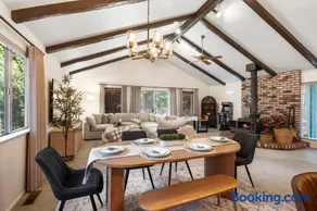 Modern Cabin Escape wGame Room, Huge Deck, WIFI - Image 1