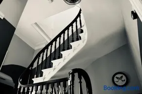 Boutique Apartment - Sleeps 6 & Free Parking - Image 3