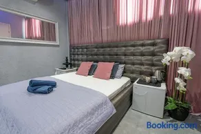 8 Hotel - Image 2