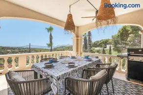 Charming Villa with Amazing Seaview - Image 4