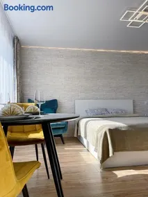 Park & Beach Area Apartment - Image 3