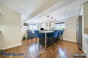 Fords Farm Glamping & Farm House - Image 2