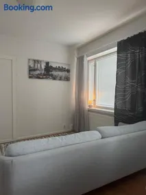 Small budget traveler's two-room apartment - Image 3
