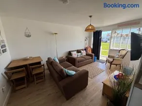 288, Two bed Chalet on Belle Aire Holiday Park - With private veranda, sleeps 5, pet friendly, free Wi-Fi, bed linen and towels included and onsite entertainment available - Image 4