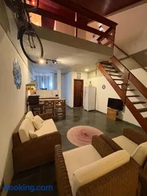 Loft charmoso bem no centro - Image 1