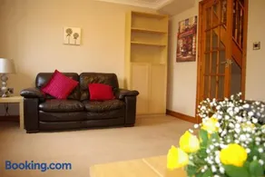 Portland Mews - 3 Bed Holiday Home By Premier Serviced Accommodation - Image 4
