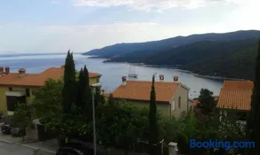 Apartments Mare Losinjska 16 - Image 2