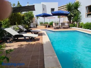 Villa los ROBLES - Image 1