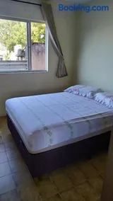 Apartamento perto do mar com garagem coberta em Praia de Leste - Image 2