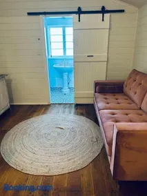 Beach Cottage Upstairs - Image 2