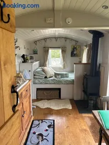 Willowbank shepherds hut - Image 3