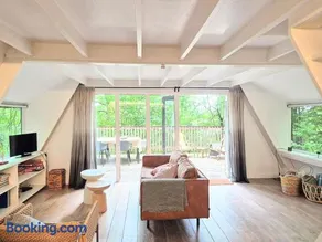 Moderne A-Frame midden in het bos, luxe vakantiehuis Durbuy - Image 2