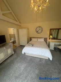The Annexe Barnfield Farm 2 King Bed - Image 2