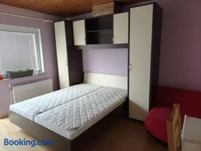 Private Apartment with Separate Entrance - Image 5