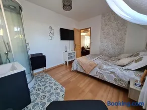 Chez Malia - Image 1