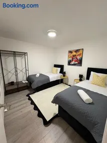 Modern 3 bedroom Apartment, Sleep 5 - Image 4