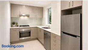 Close by to Prince Of Wales Hospital Randwick UNSW Coogee Beach free parking space can sleep 6 Guests - Image 3