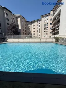 Large studio Independent sleeping area Swimming pool - Image 1