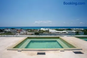 Musa Del Carmen, Centric Apt with Rooftop, Pool, Hot tub, Gym - Image 1