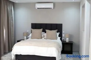 Elson Manor Guesthouse - Image 1
