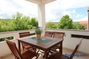 Apartment Bensak - Image 3