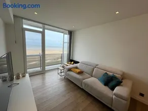 Modern 1-bedroom apartment with sea view in Ostend T92 - Image 2