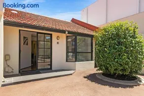 Swan River Applecross Heathcote Park 1BR Villa - Image 1