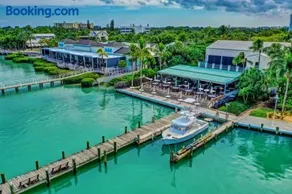 * NEW* The Bungalow Jupiter! - Moremoments Rentals - Image 2