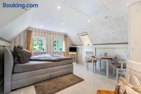My Little Rose Cottage - Image 3