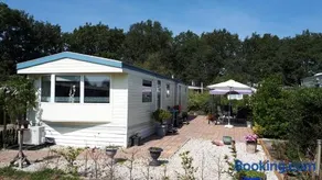 Comfortabel 4-persoons chalet (airco + fietsen) op Recreatiepark Eikenhof - Image 1
