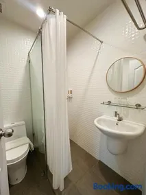 CozyHouse near MRT QSCC Convention Center 4BR 10ppl - Image 3