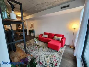 Chic 1BDR Loft with Office Space Heart of Toronto - Image 2