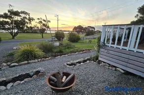 The Boathouse, a place to unwind & explore - Image 4
